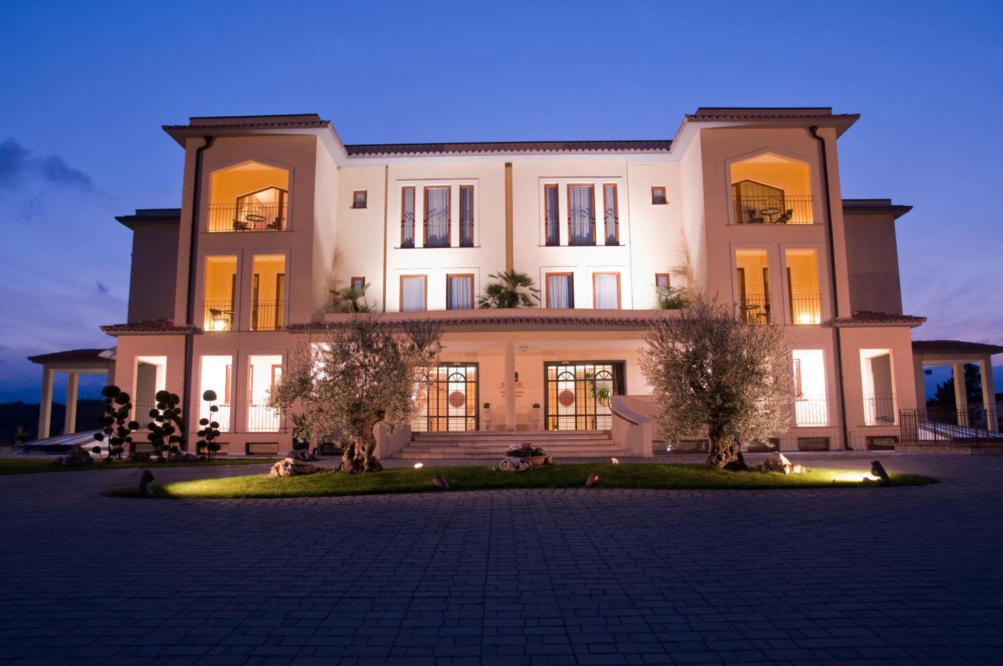 Best Western Premier Villa Fabiano Palace Hotel Rende Extérieur photo